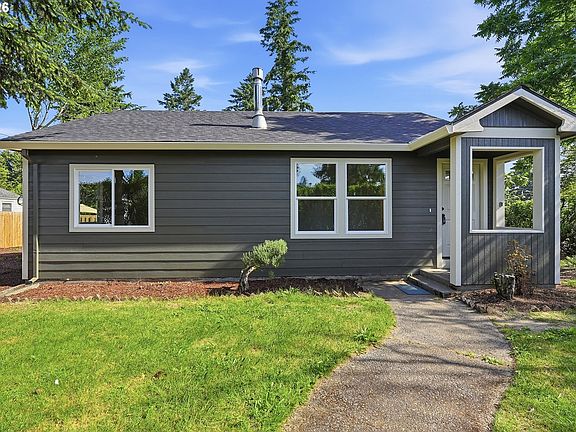 2nd image of 11641 NE Siskiyou St