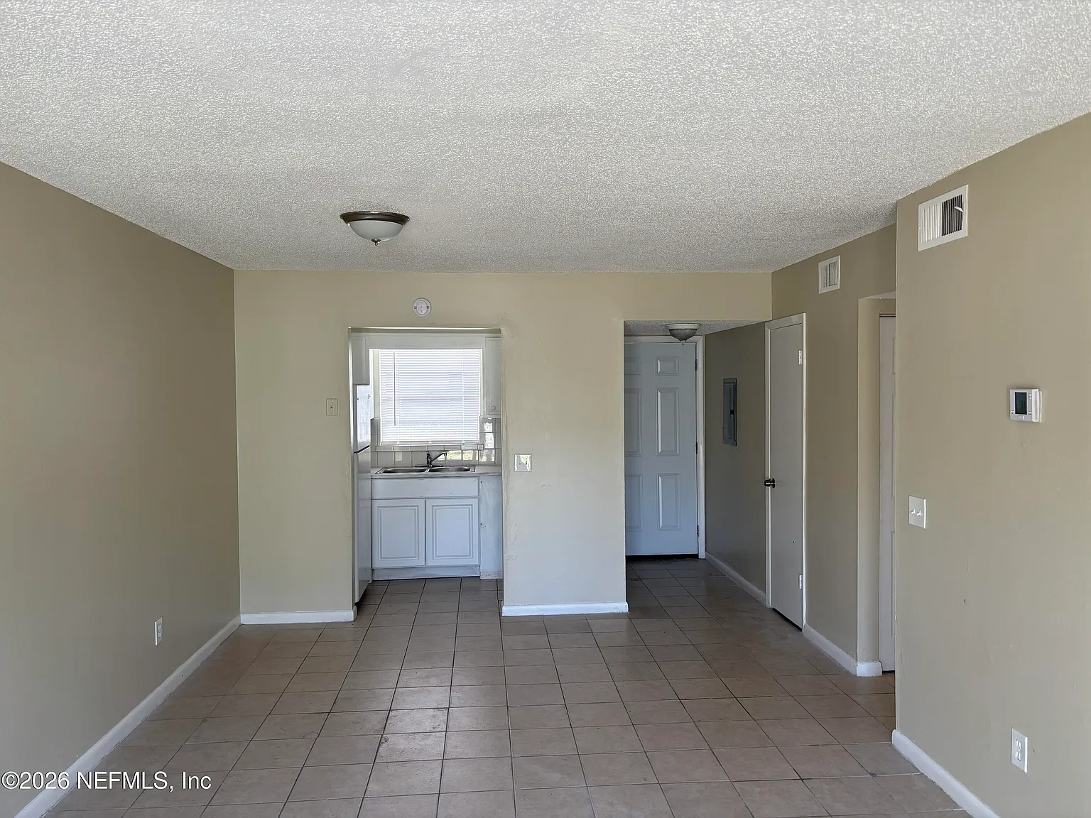 2 bed, 1.0 bath, 850 sqft, $1,150 — Photo 3