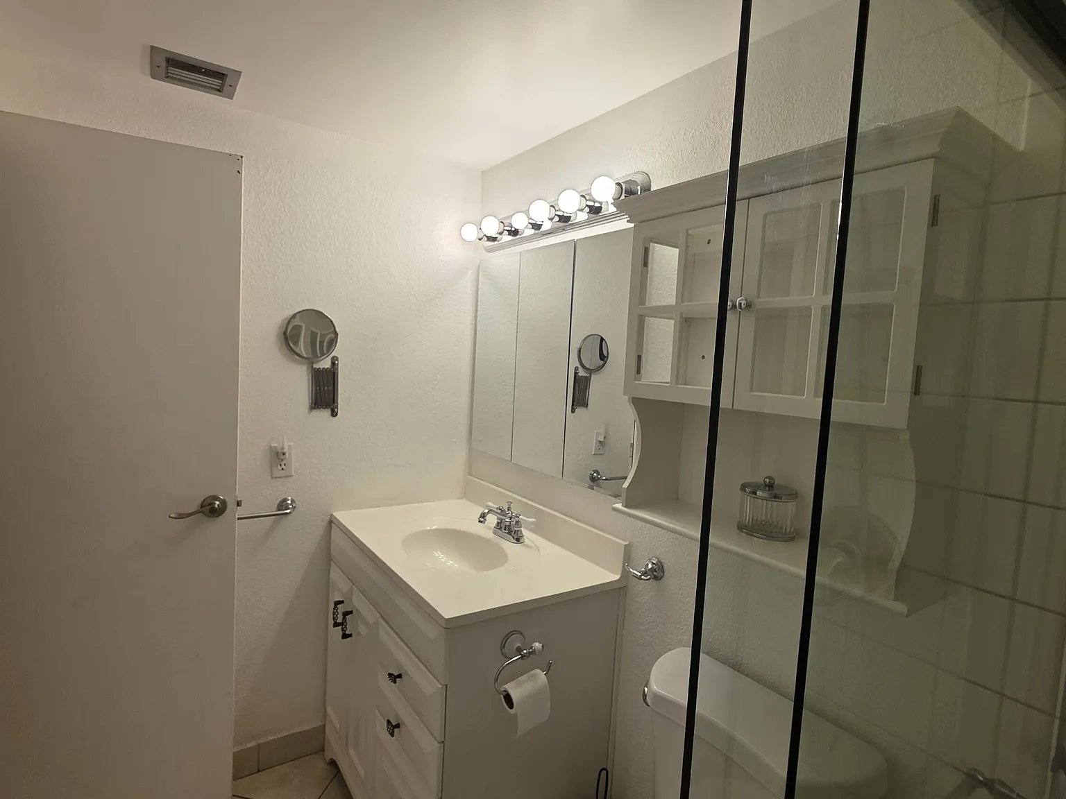 2 bed, 2.0 bath, 1010 sqft, $1,350 — Photo 3