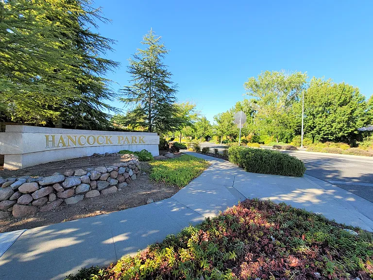 Entry to neighborhood