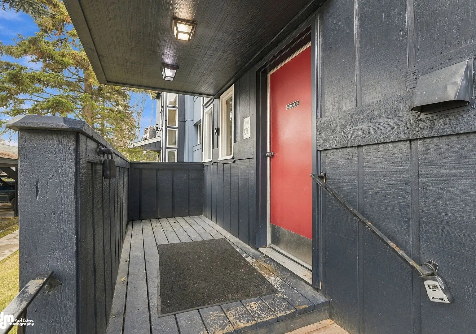 2 Bed, 1 Bath Condo — Photo 2
