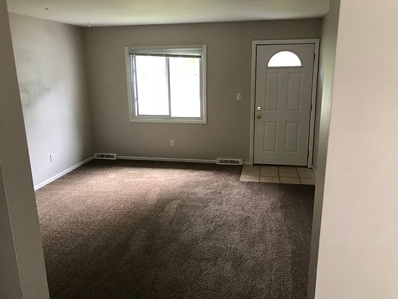 3rd image of 10945 Mountain Ash Ave