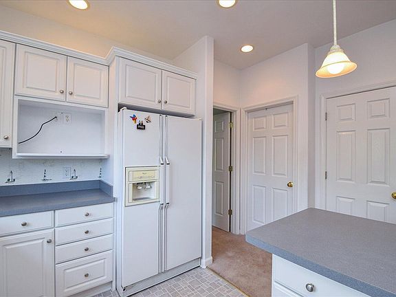 3rd image of 3837 Parkway Place Dr