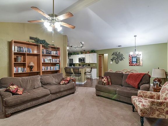 4th image of 4122 Meadow Park Dr
