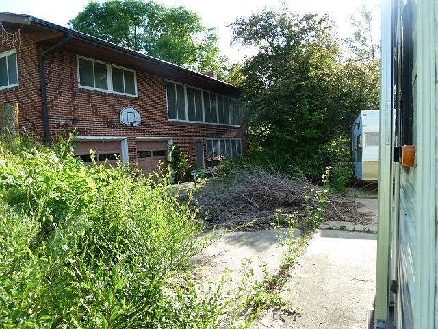 2nd image of 202 Main St