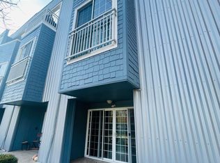 407 Harriet Ln, West Sacramento, CA