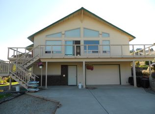 365 W Beach Dr, Orondo, WA 98843