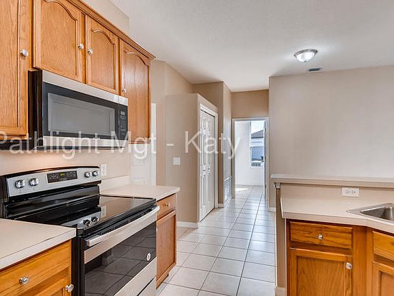 4th image of 13136 Glenview Ln