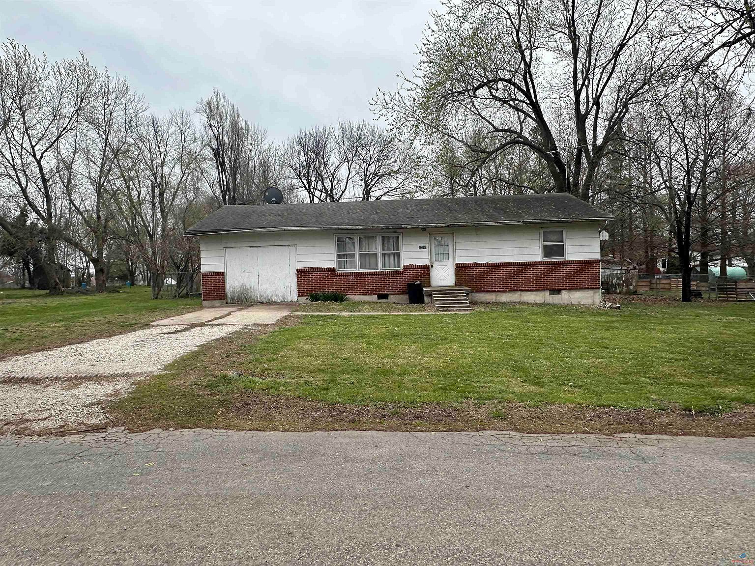 201 W Kelly Ave, Leeton, MO 64761 Zillow