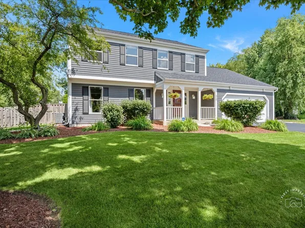 310 Timbers Trl, Saint Charles, IL 60174