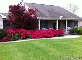 3389 Shake Rag Rd, Waverly, IL 62692