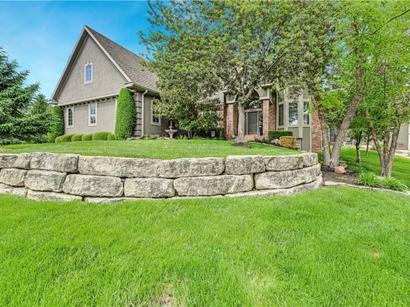 19212 W 64th Ter, Shawnee, KS 66218