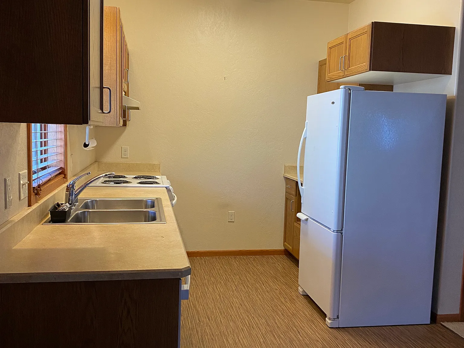 2 bed, 1.5 bath, 1152 sqft, $950 — Photo 3