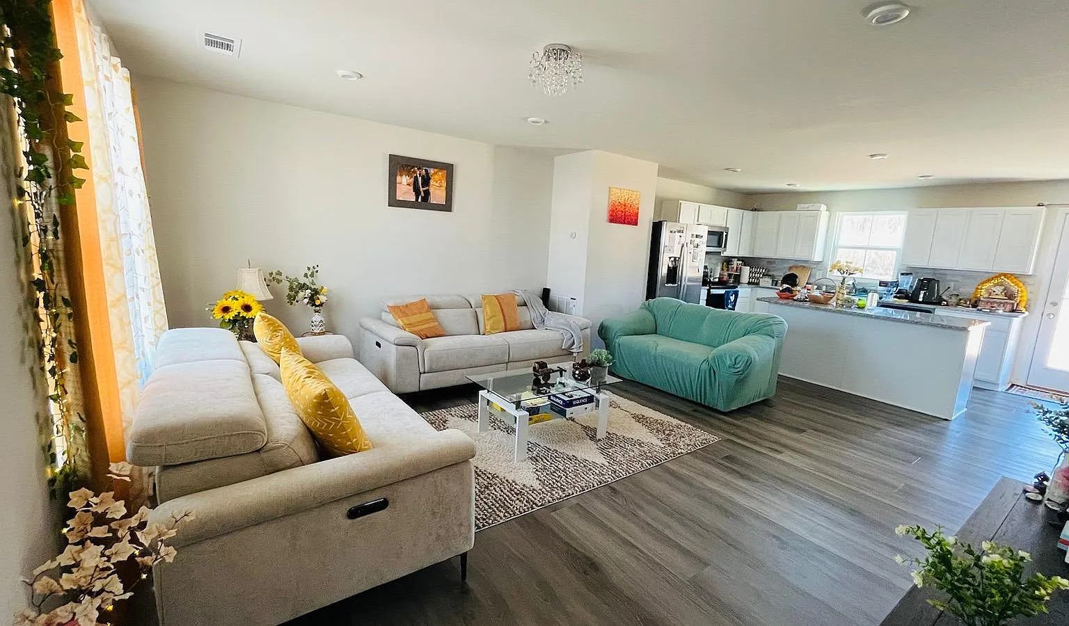 2582 Haskell Dr — Photo 2