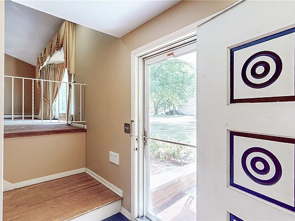5th image of 29408 Stewart Dr