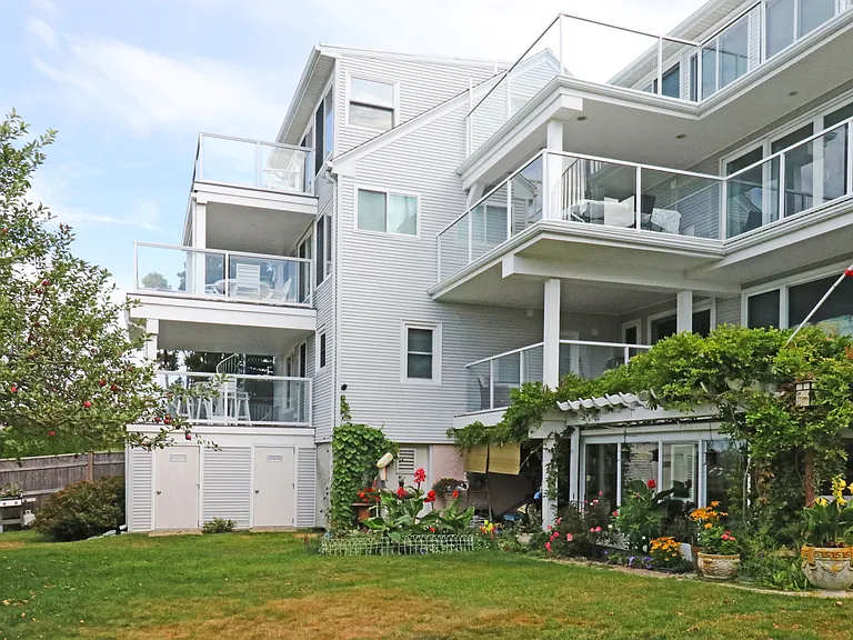 249 Tuckerman Ave #2 — Photo 2