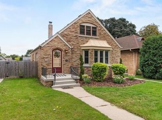 3040 S 49th St, Milwaukee, WI 53219