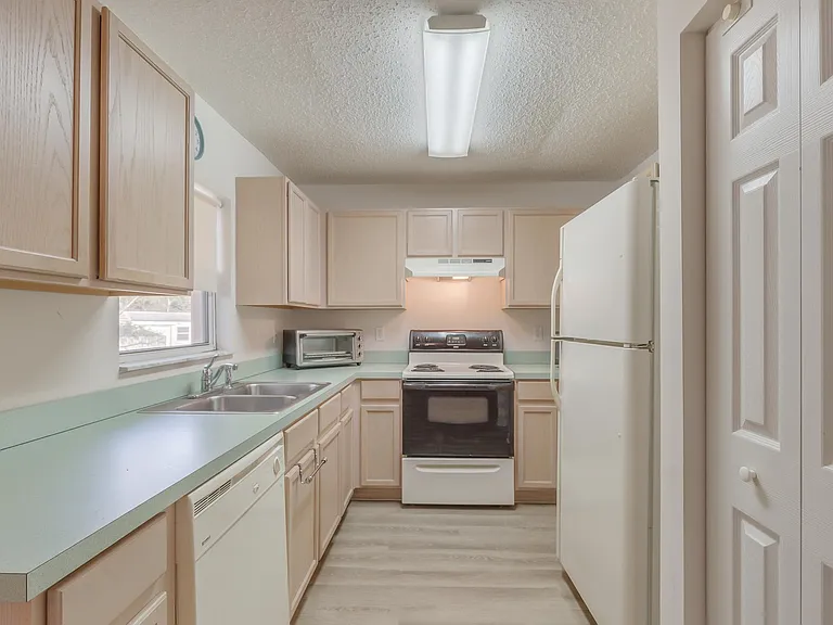 132 Marsh Island Cir — Photo 30