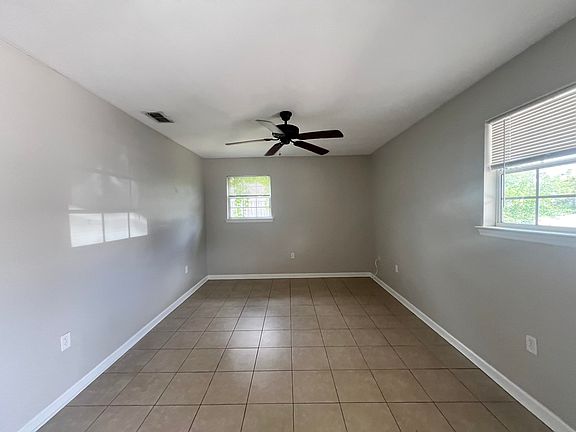 3rd image of 2633 Mission Rd