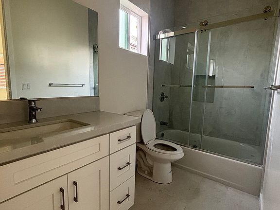 5th image of 4811 Templeton St