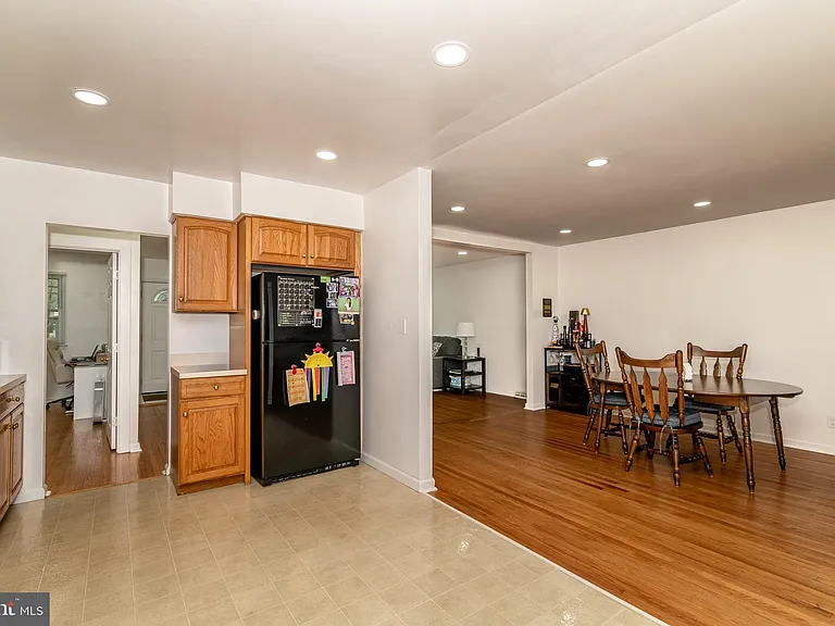 1744 Lark Ln — Photo 14