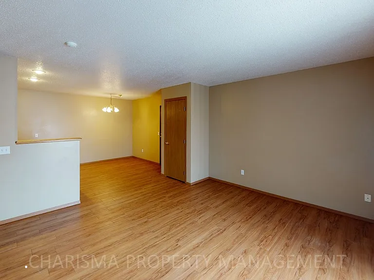 Teakwood Apartments — Photo 13