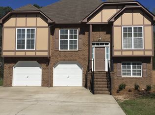 952 Hickory St, Moody, AL 35004