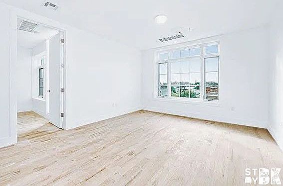 4th image of 627 De Kalb Ave #5C