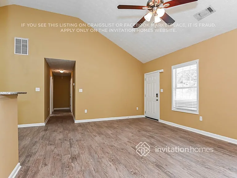 552 Bridgeport Pl — Photo 3