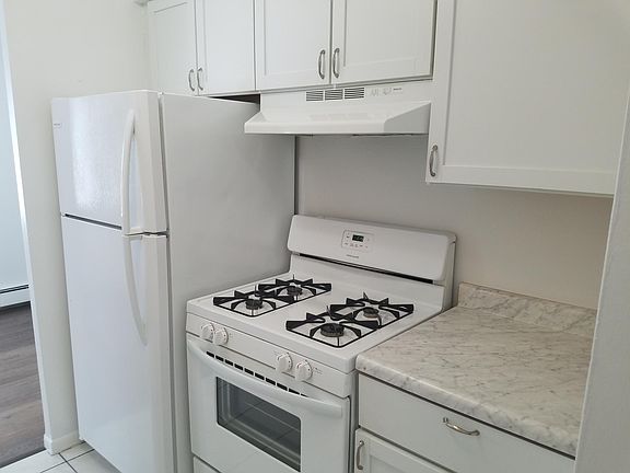 4th image of 1155 N Boxwood Dr #G2