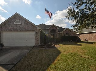 2878 Community Dr, Alvin, TX 77511