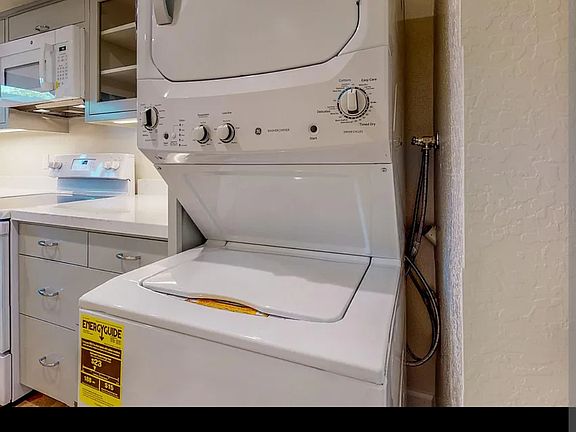3rd image of 8 Oliva Dr