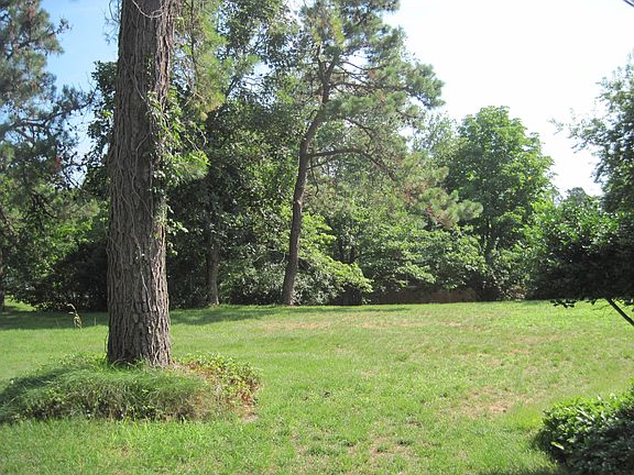 5th image of 47 Yorktowne Parkway #A