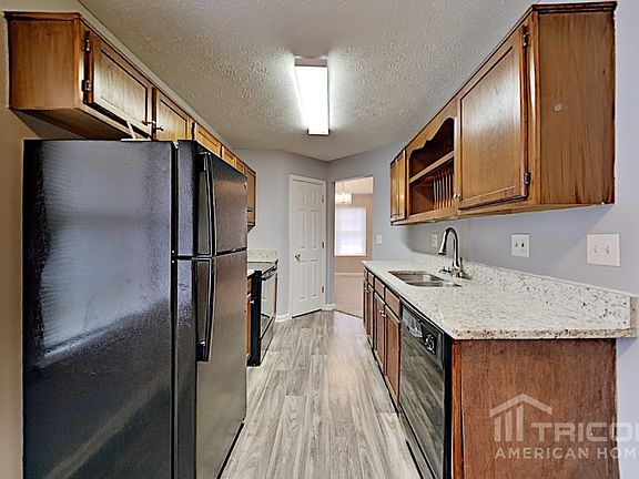 5th image of 871 Aspen Dr