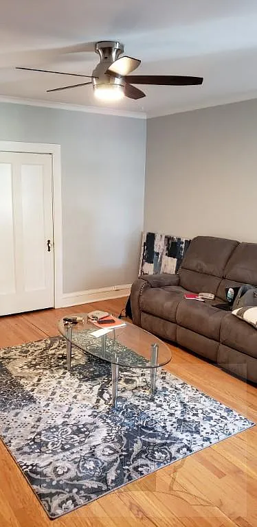 2 bed, 1.0 bath, $1,900 — Photo 3