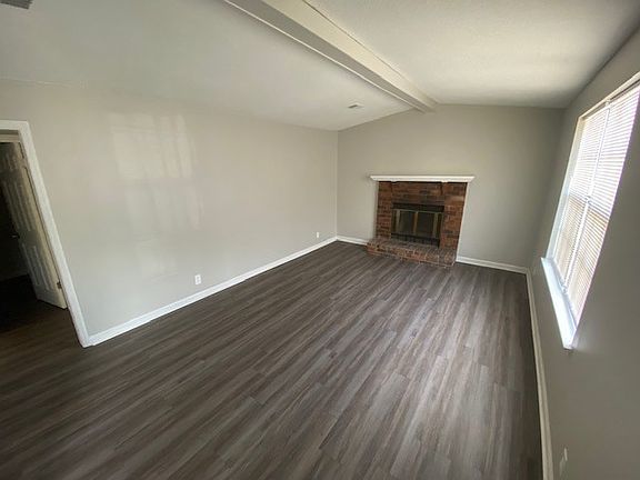 2nd image of 3321 Chesapeake Cir