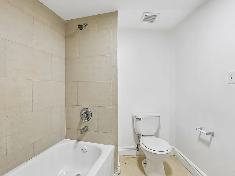 The Oaks Condominium — Photo 41