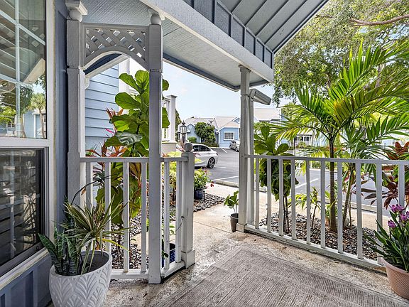 4th image of 706 Ocean Dunes Circle