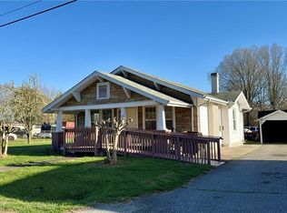 102 E Peachtree Dr, High Point, NC 27265