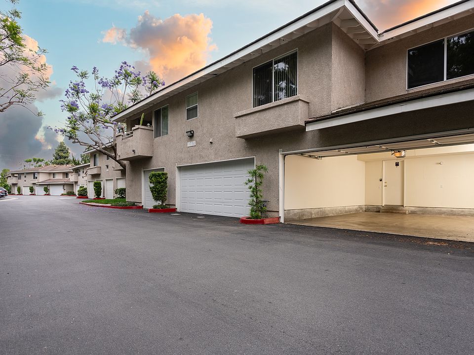Attached Private 2 Car Garage