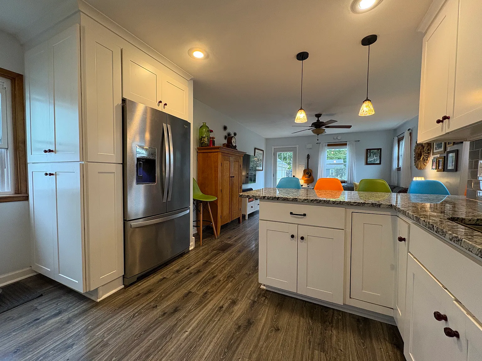 3 bed, 1.5 bath, 1415 sqft, $2,400 — Photo 2