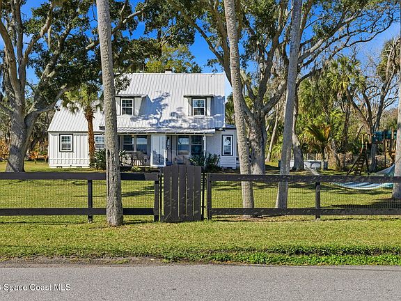 2nd image of 3809 N Indian River Dr