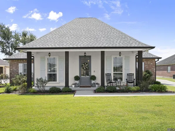 136 Homerun Pkwy, Donaldsonville, LA 70346