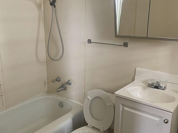 3rd image of 248 W 8th St #22