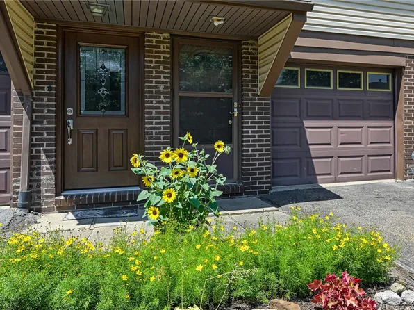 213 Cranbrooke Dr, Coraopolis, PA 15108