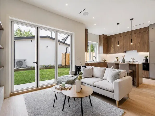 456 E 38th Ave #2, Vancouver, BC V5W 1H7