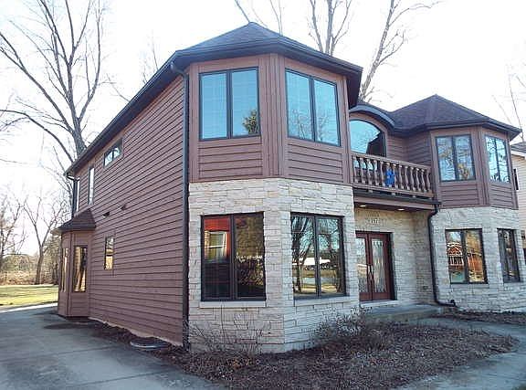 2nd image of 157 W Greenfield Ave