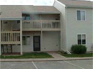 30 Coventry Ln APT 6, Muscatine, IA 52761