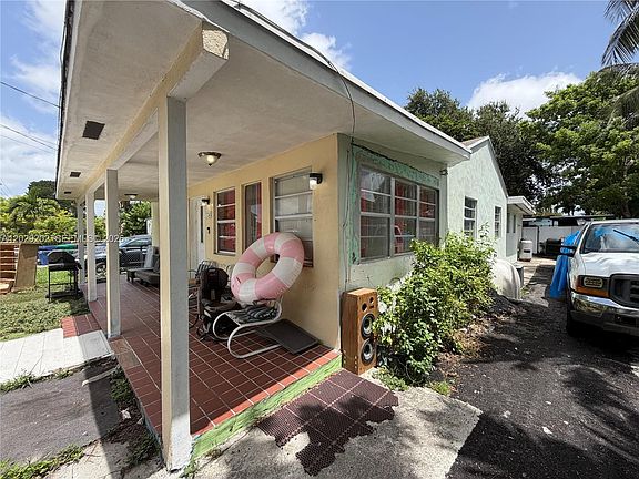 2nd image of 3245 NW 34th St