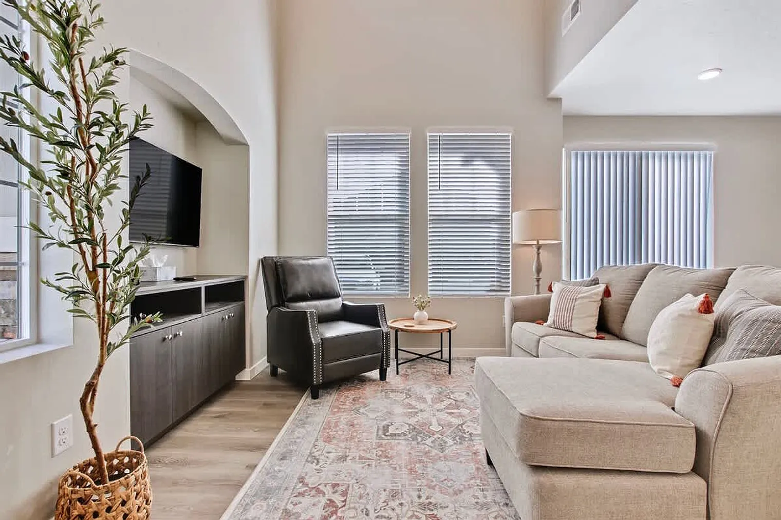3 bed, 3.0 bath, $5,615 — Photo 2